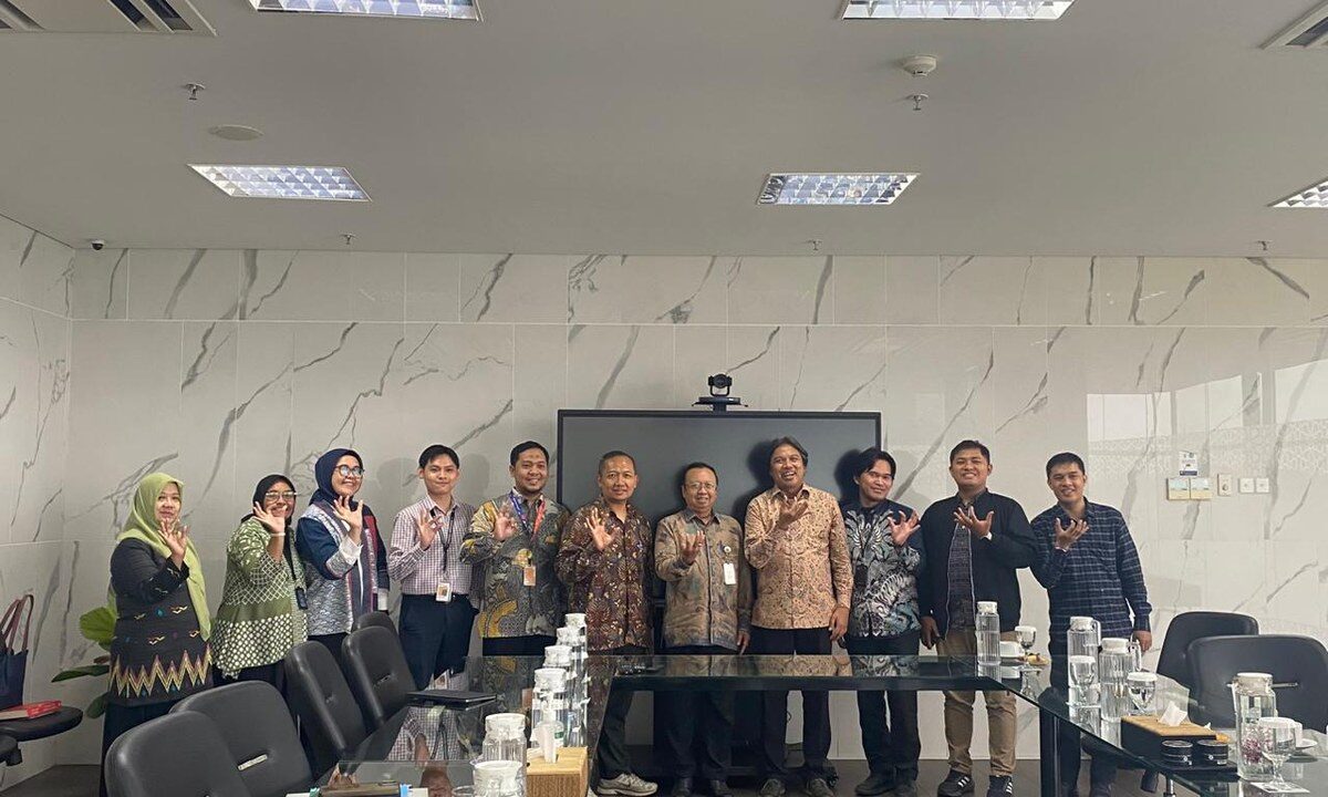 UIII and LPDP representatives at the Double Degree Scholarship Program evaluation meeting